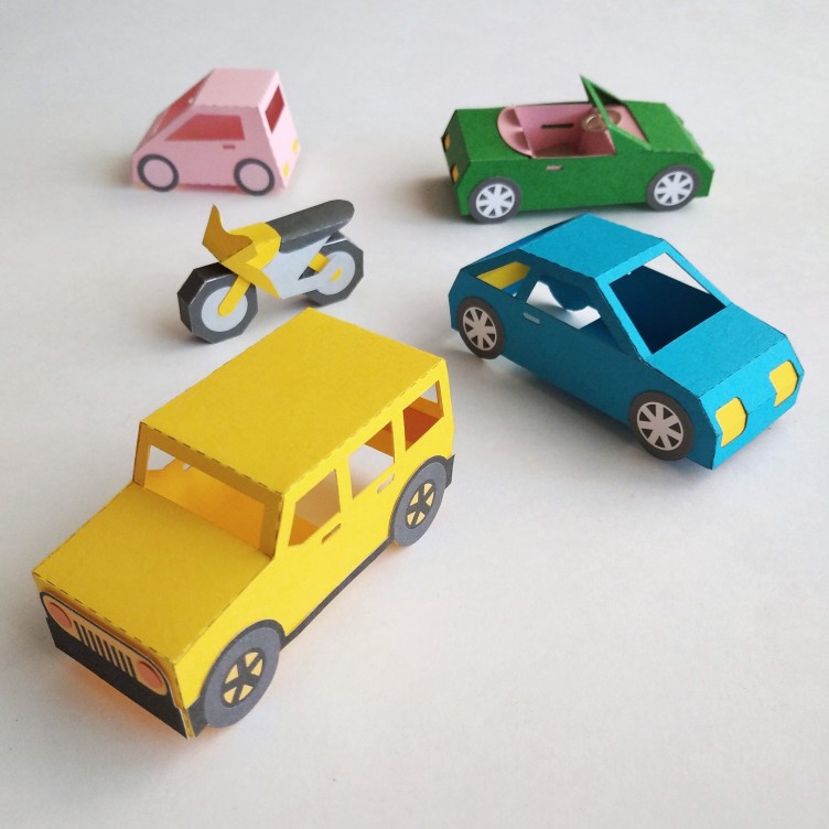 COCHES Y MOTO. 5 juguetes de papel